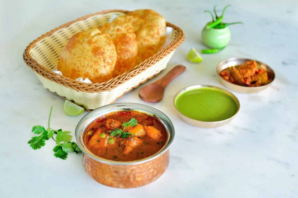 Bhature, hot from the kadhai — Jaajam Restaurant, Udaipur